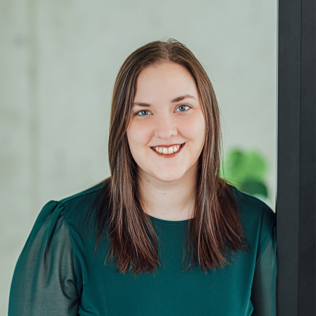 Summary headshot: Stephanie King