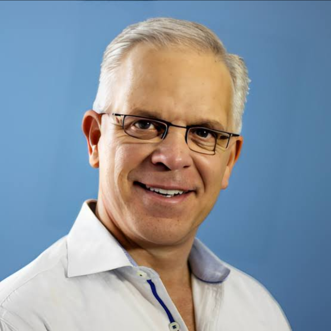 Headshot of Tom Snyder