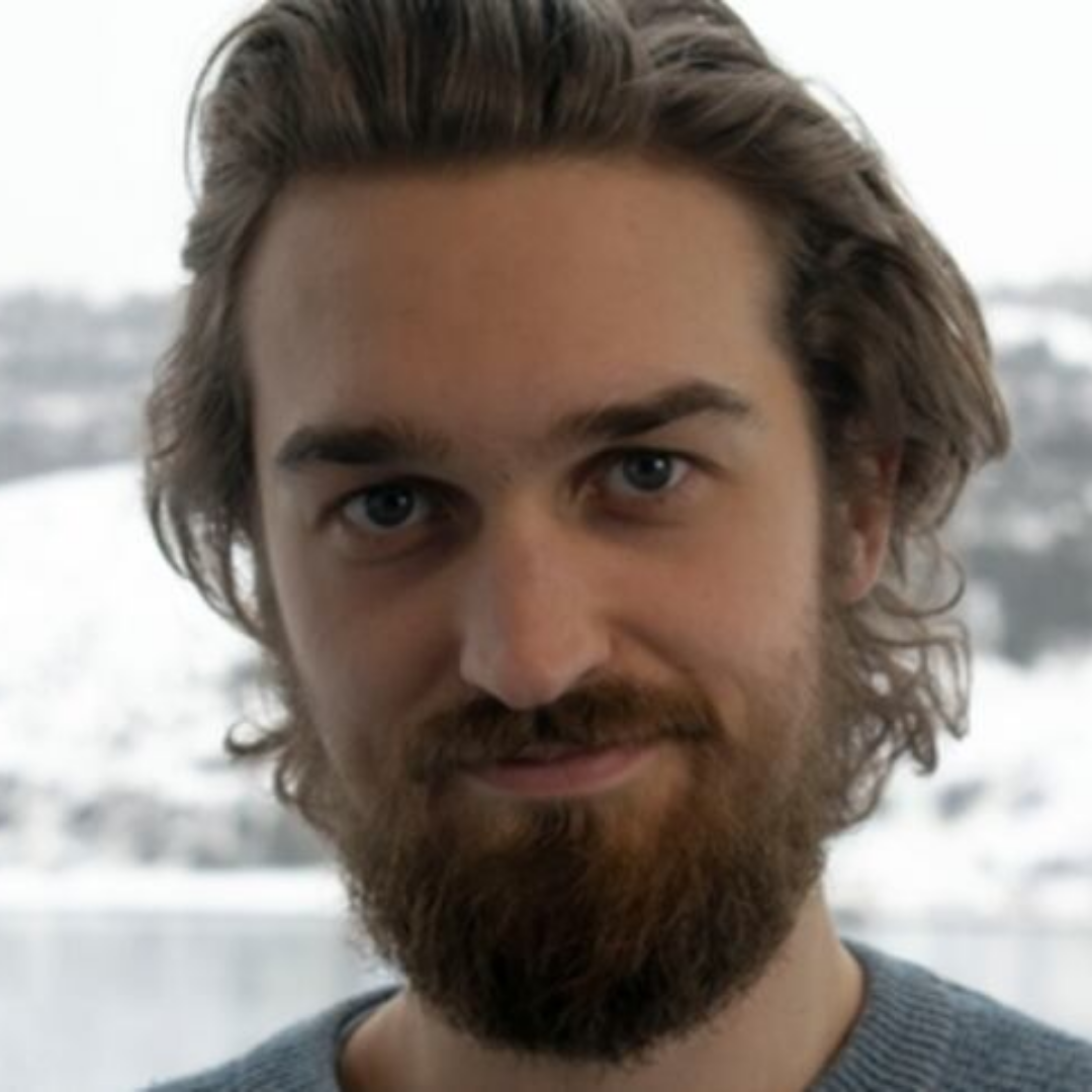 Headshot of Nick Warren